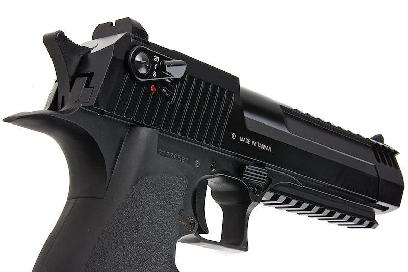 KWC Desert Eagle L6 CO2 블로우백 가스건.